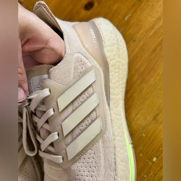 Adidas ultraboost Women’s Shoes Size 9.5 Taupe - Picture 10 of 14